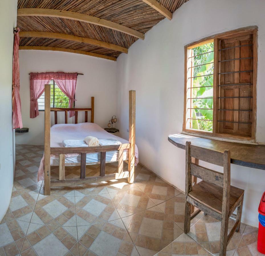 Hostal La Media Luna פאלומינו מראה חיצוני תמונה
